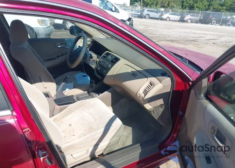 2001 Honda Accord 2.3 Ex z USA, uszkodzony, nr VIN 1HGCG66861A001255